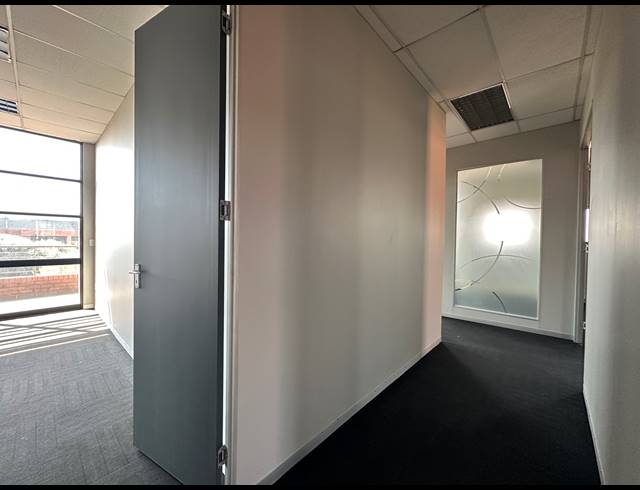 960M² OFFICE TO LET IN HIGHVELD TECHNOPARK